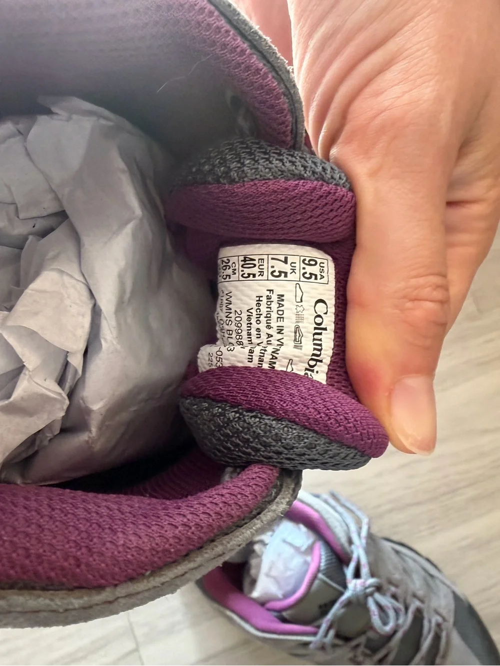 Columbia Hiking Shoes Women’s Size 9.5